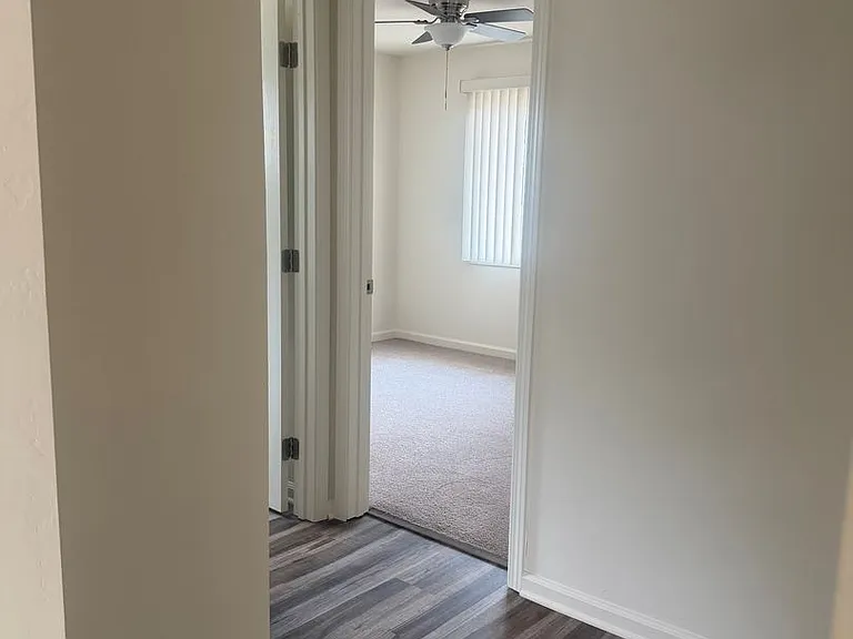 4539 Clairemont Dr — Photo 16
