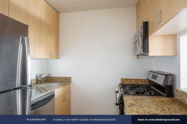 Rented by The Blueground | media 9