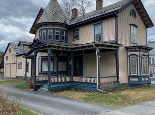 24 School Street, Rockingham, VT 05101