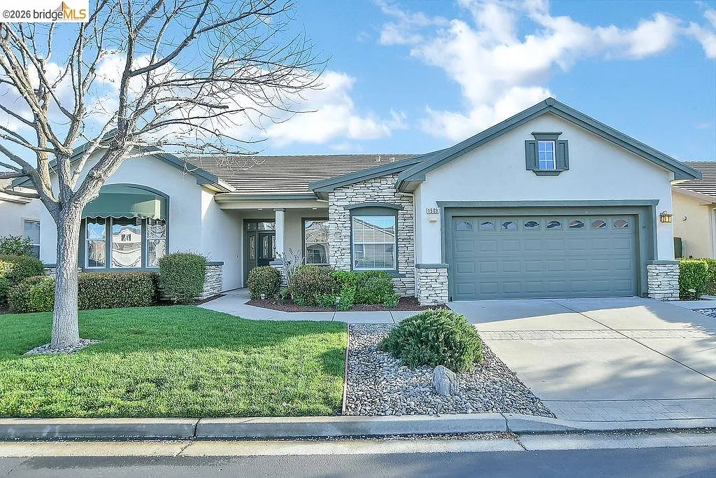 1503 Bismarck Ln photo 1