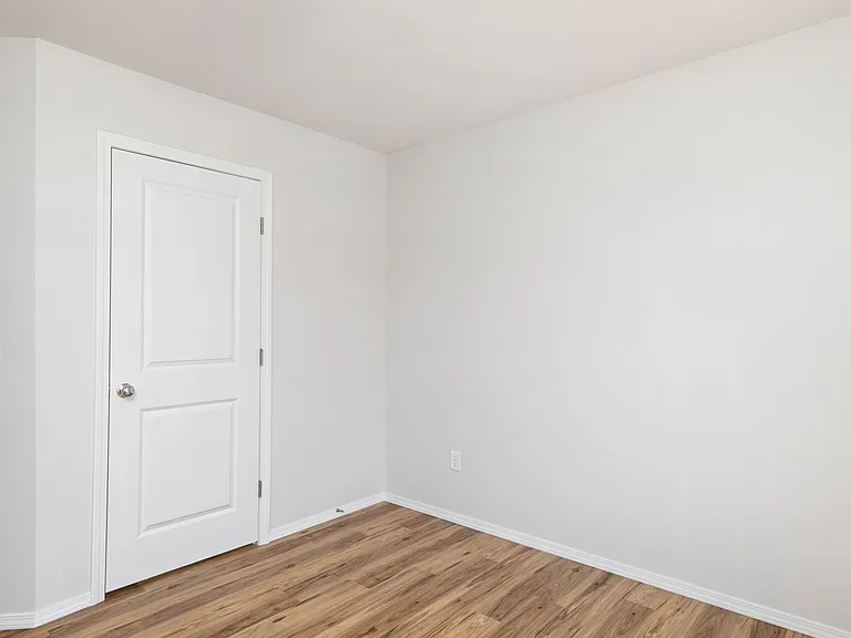 781 W Navajo St — Photo 14