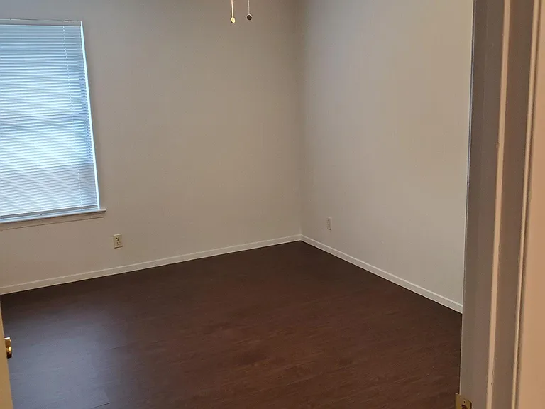 3904 Camelot St #C — Photo 7