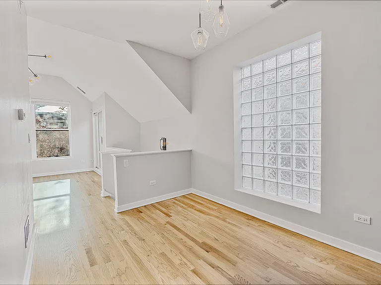 1747 N Wolcott Ave #2 — Photo 11