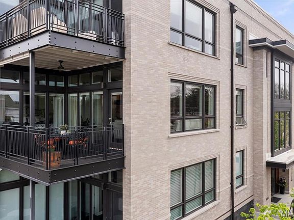 4th image of 110 W Madison Ave Unit 201