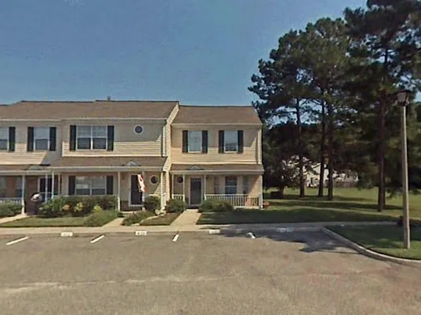 400 Monument Ct, Yorktown, VA 23693