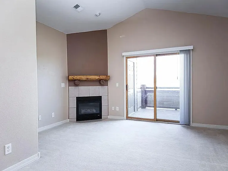 5220 Boardwalk Dr #F33 — Photo 6