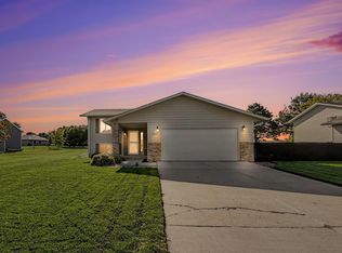 2510 Mulligan Dr, Yankton, SD 57078