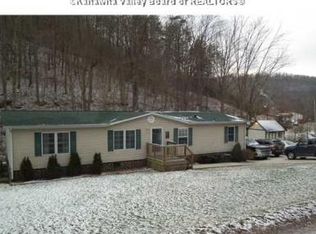 104 Ferris Ln, Elkview, WV 25071