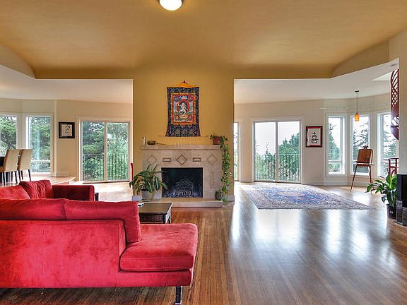 3rd image of 330 Edgehill Way