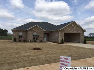 230 Briarcrest Rd, Hazel Green, AL 35750