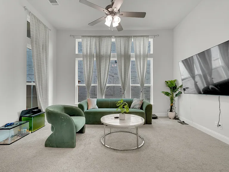 1505 Verbena Ln — Photo 10