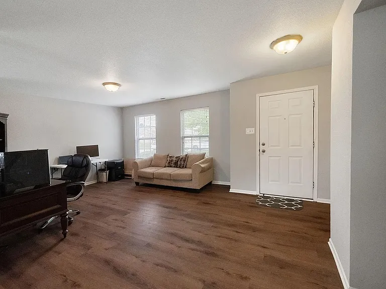 4898 Little Pine Dr — Photo 16