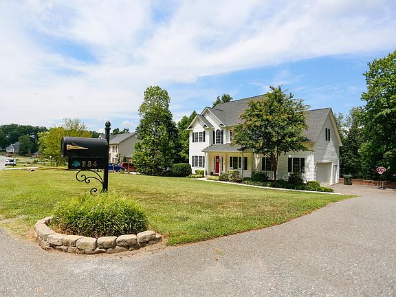 3rd image of 234 Holland Ct
