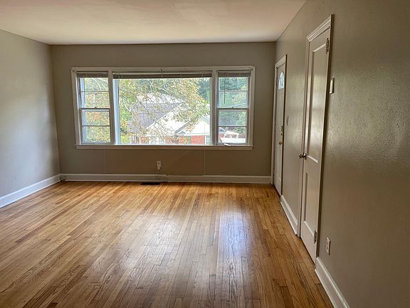 2nd image of 3211 Pinewood Ave Unit A
