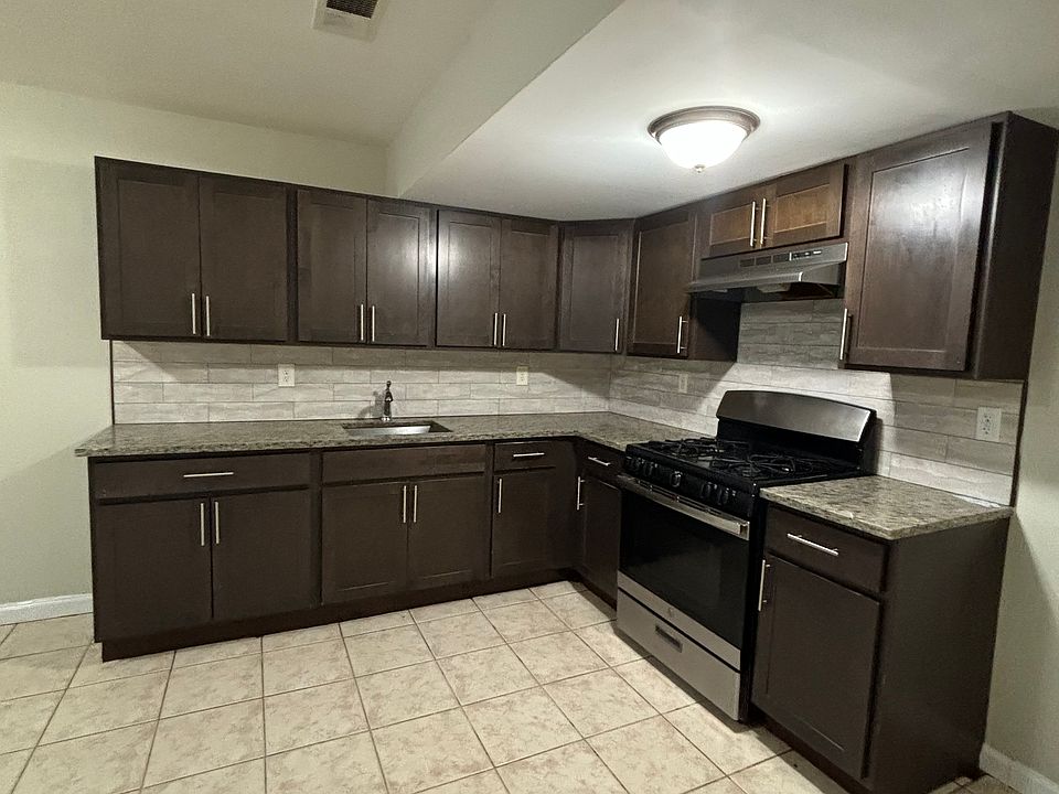 1st image of 617-619 Hunterdon St #2