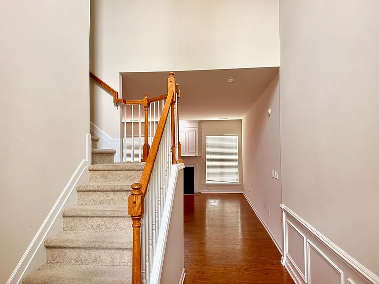 1004 Corwith Dr — Photo 6