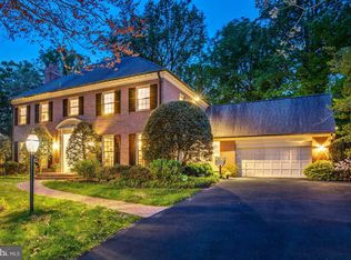 7008 Heatherhill Rd, Bethesda, MD 20817