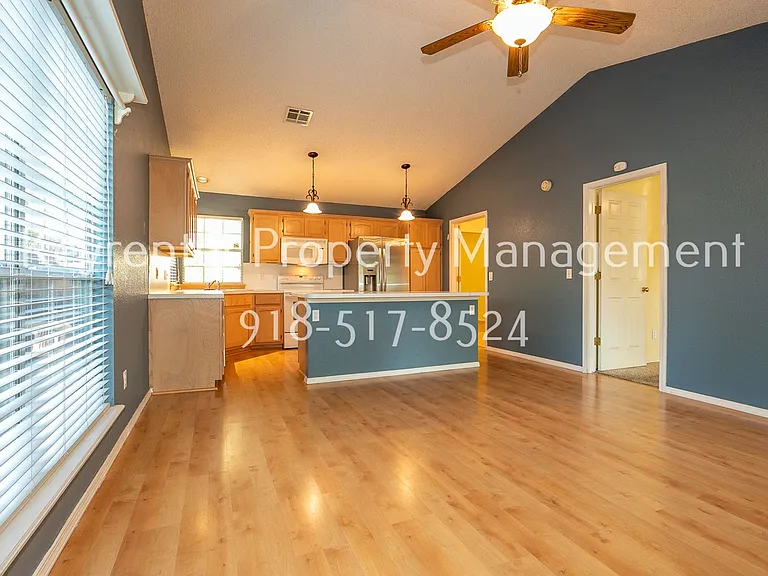 9638 S 90th East Ave — Photo 12