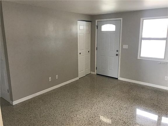 3rd image of 6410 N Lois Ave