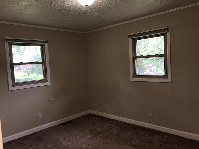 1203 Hales Ct — Photo 16