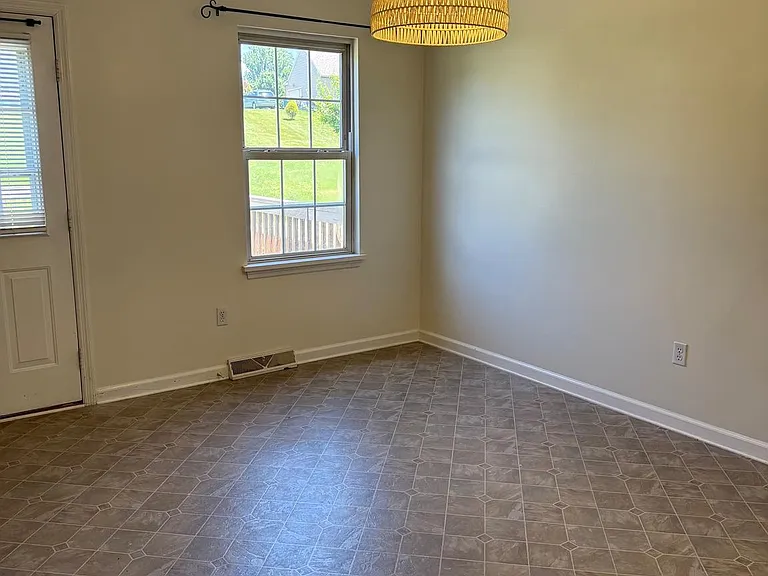 405 Groffdale Rd — Photo 5