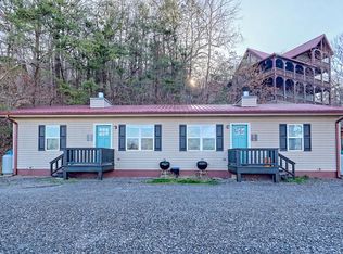 572 River St, Hiawassee, GA 30546
