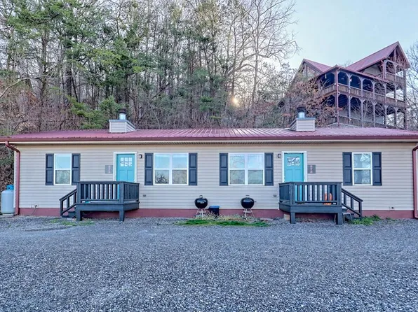 572 River St, Hiawassee, GA 30546
