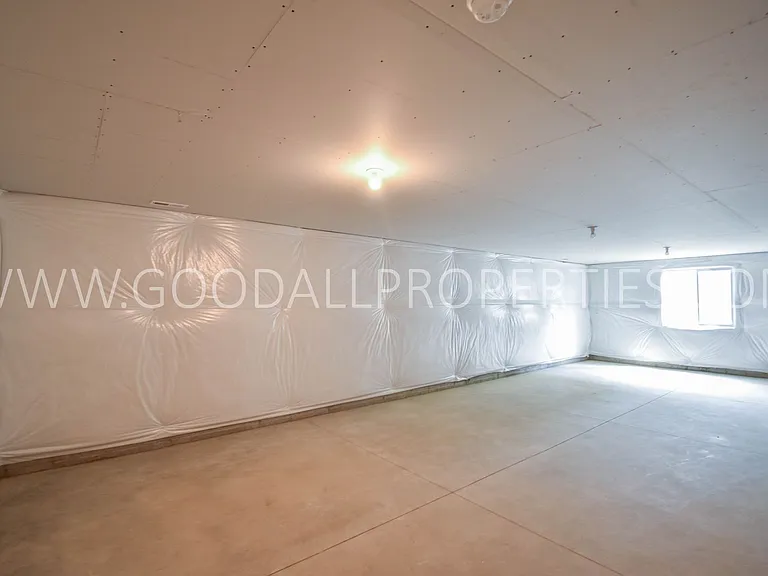18203 Alpine Dr — Photo 21