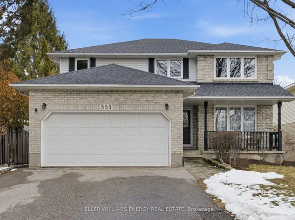 555 Peggoty Cir, Oshawa, ON L1K 2C4