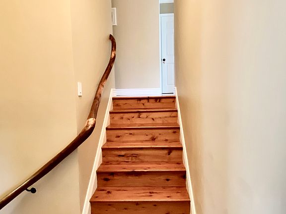4th image of 414 William St NW