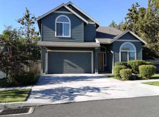 2049 NE Cradle Mountain Way, Bend, OR 97701