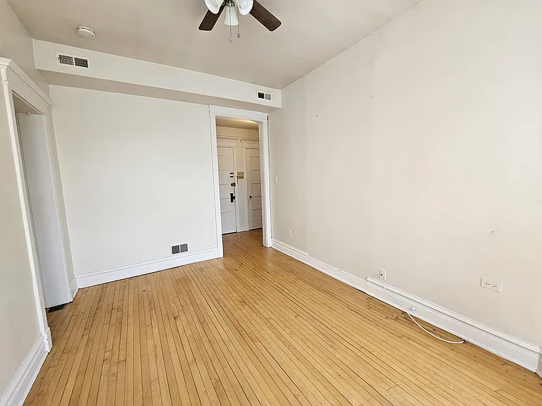 3800 N Wilton Ave #3S — Photo 9