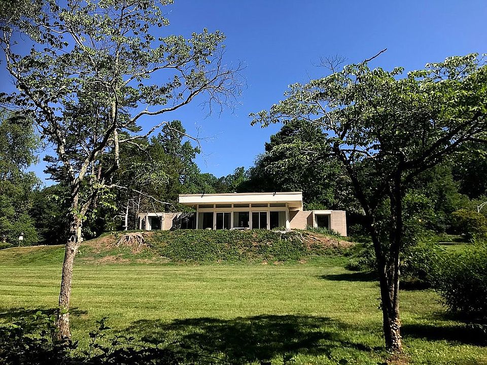 Iconic Mid-Century Modern