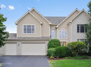 3416 Whirlaway Dr, Northbrook, IL
