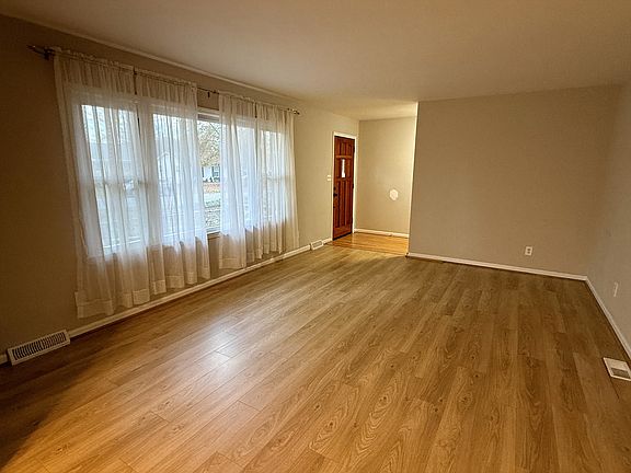2nd image of 4701 Carriage Drive Cir