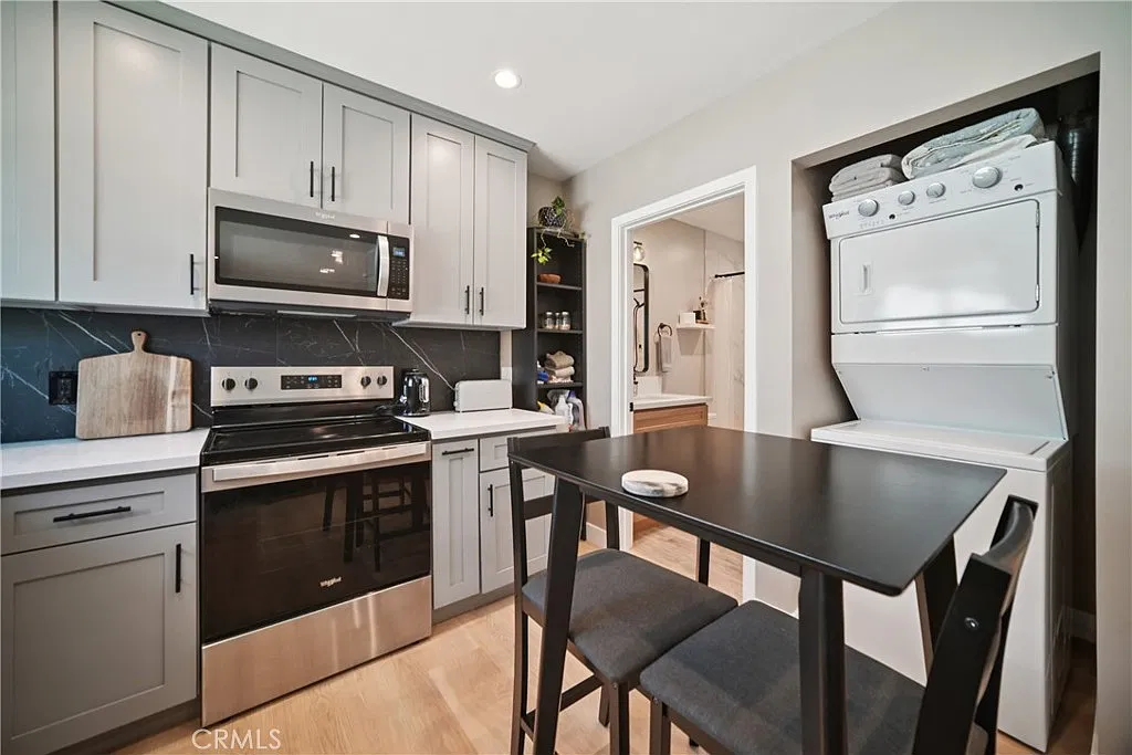 Studio, 430 sqft, $2,250 — Photo 4
