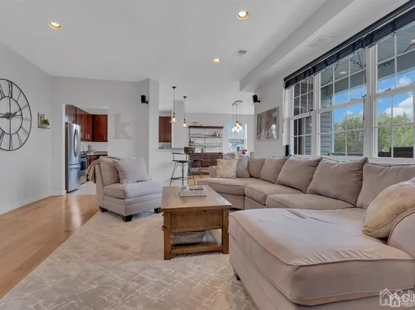 142 Tower Blvd, Piscataway, NJ 08854