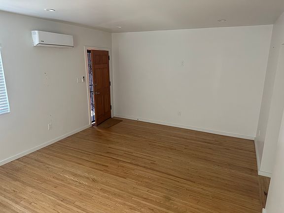 3rd image of 5734 S Saint Andrews Pl #5736