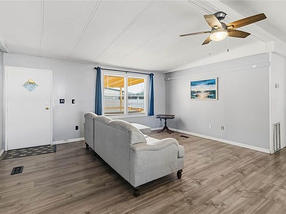 5th image of 2320 Darby Ln