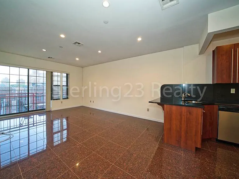 2129 31st Ave #2A — Photo 2