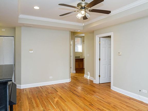 4th image of 1640 W Greenleaf Ave #Ts