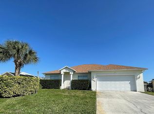 946 18th St SW, Vero Beach, FL 32962