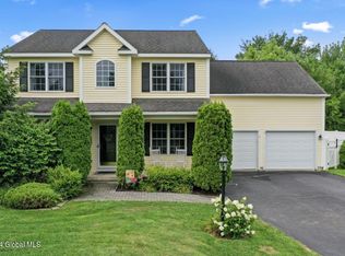 4 Packetboat Ct, Waterford, NY 12188