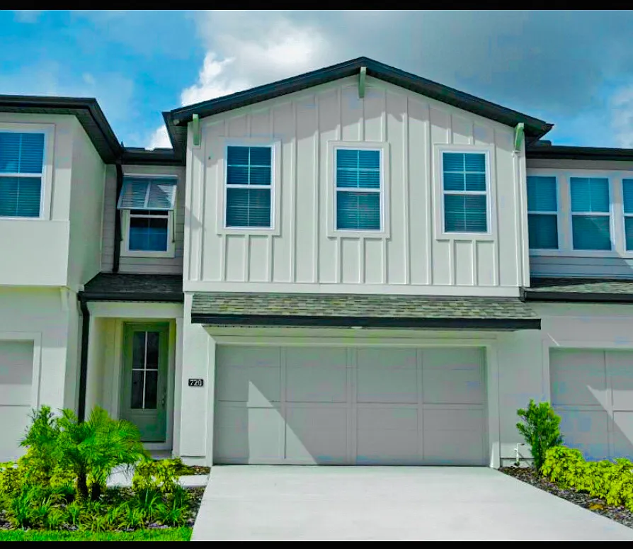 3 bed, 2161 sqft, $2,700 — Photo 1