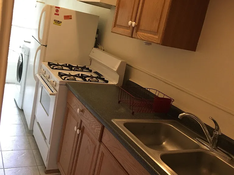 109 Dewitt Pl #3 — Photo 2