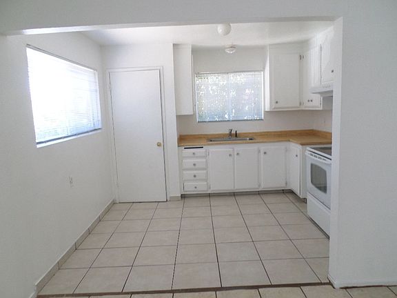 4th image of 960 Sunset Ave APT 1
