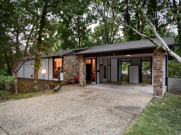 5 Coachlight Cir, Little Rock, AR 72227