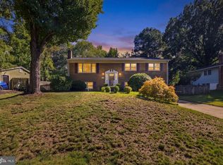 8004 Lynnfield Dr, Alexandria, VA 22306