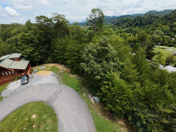 3rd image of 2027 Piney Overlook Ln #1