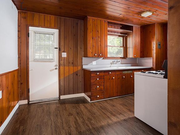 5th image of 16025 Gault St #2